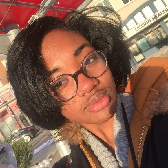 Meet your Posher, Ayo - Picture 1 of 1